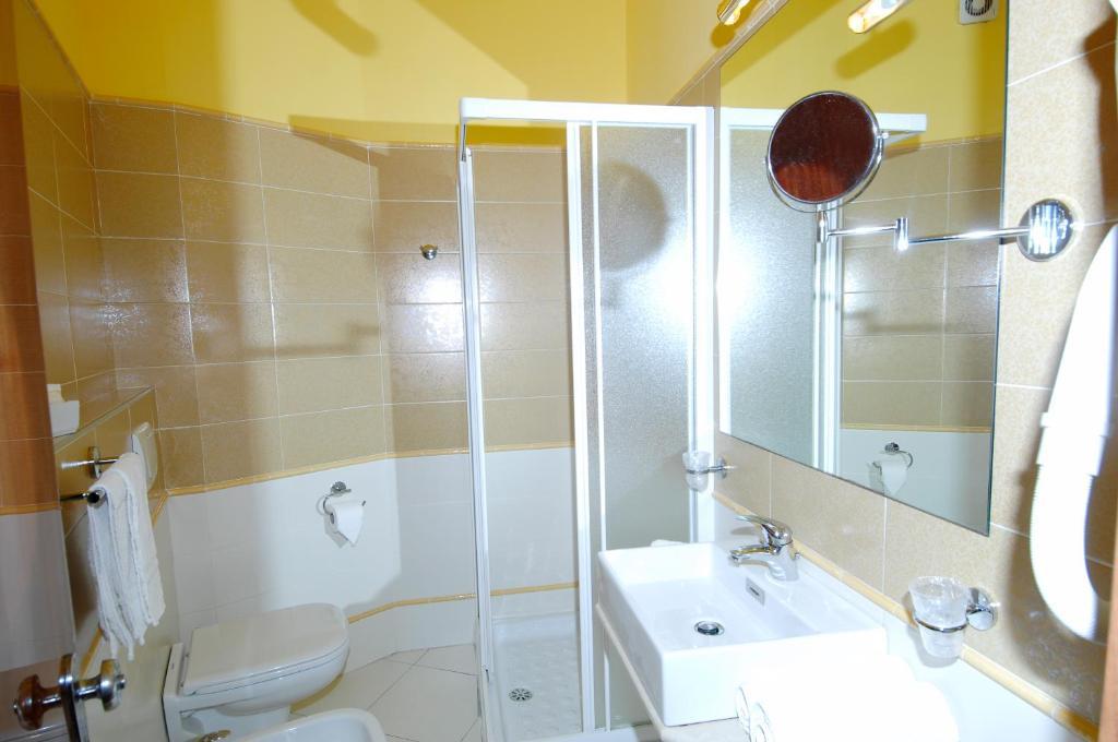 Hotel Dom Milano Marittima Pokoj fotografie