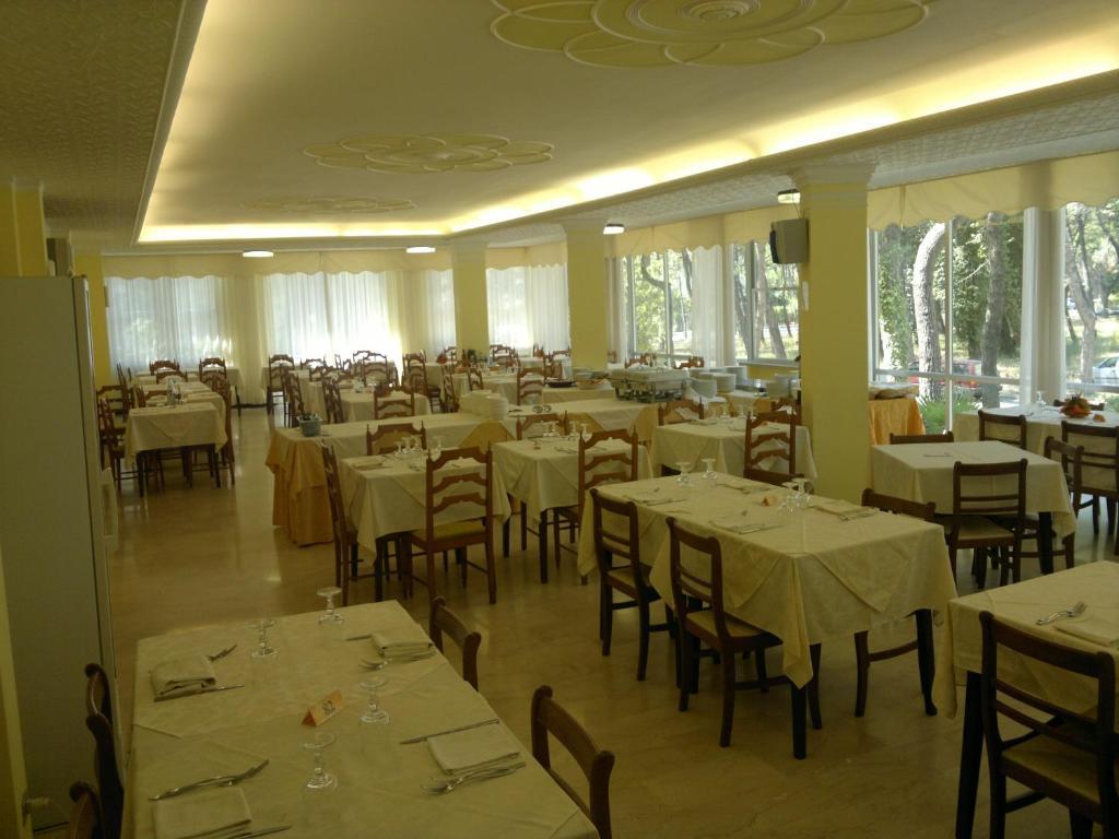 Hotel Dom Milano Marittima Exteriér fotografie