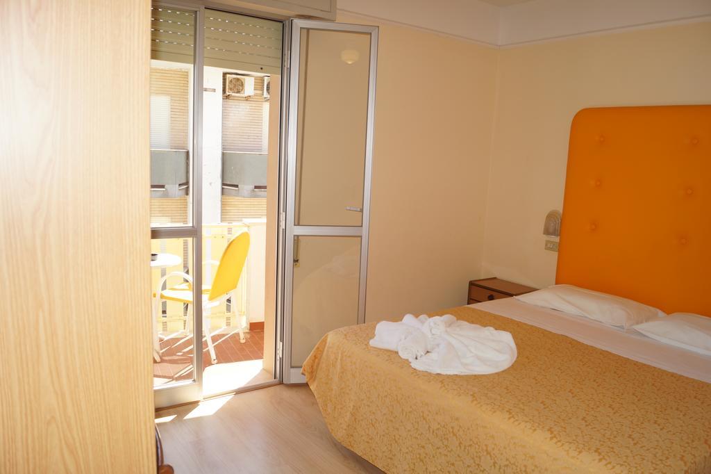 Hotel Dom Milano Marittima Exteriér fotografie
