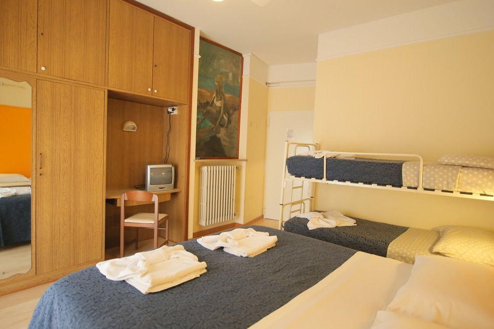 Hotel Dom Milano Marittima Exteriér fotografie