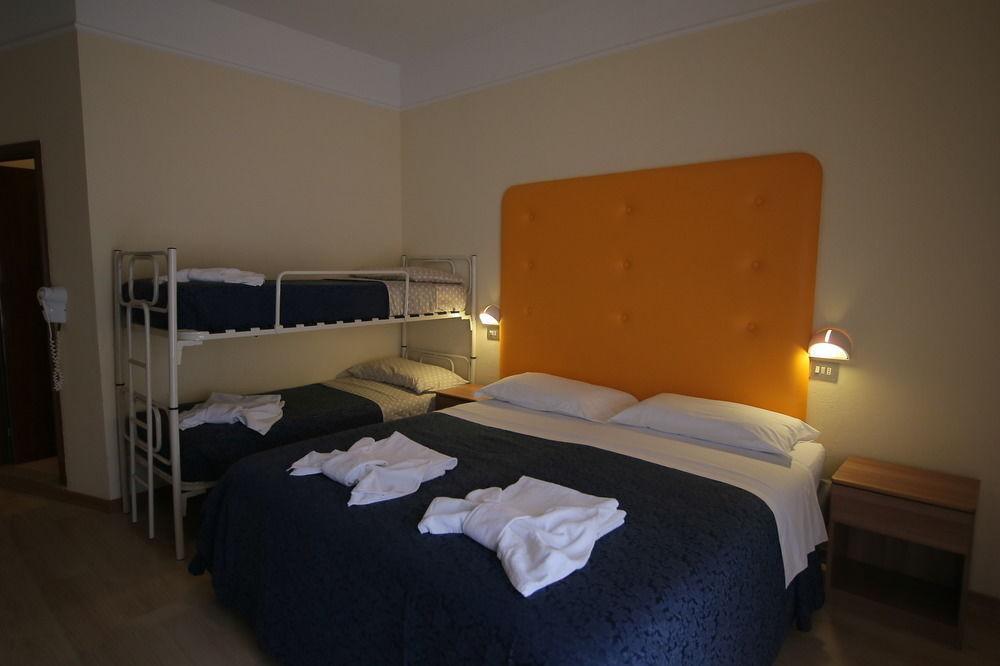 Hotel Dom Milano Marittima Exteriér fotografie