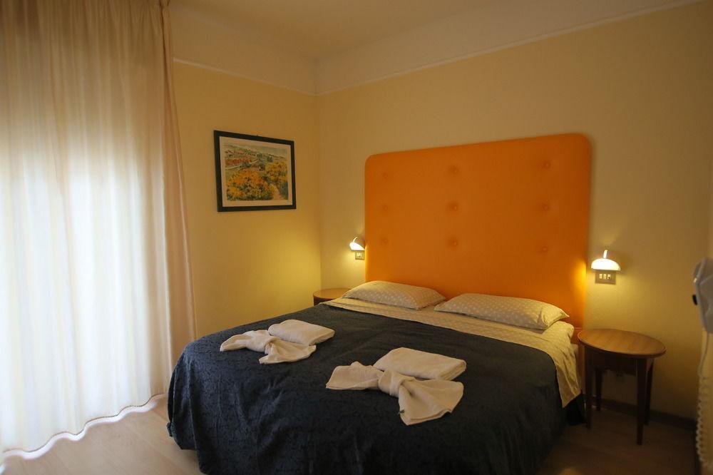 Hotel Dom Milano Marittima Exteriér fotografie