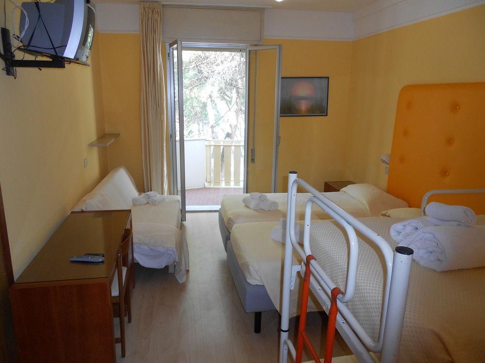 Hotel Dom Milano Marittima Exteriér fotografie